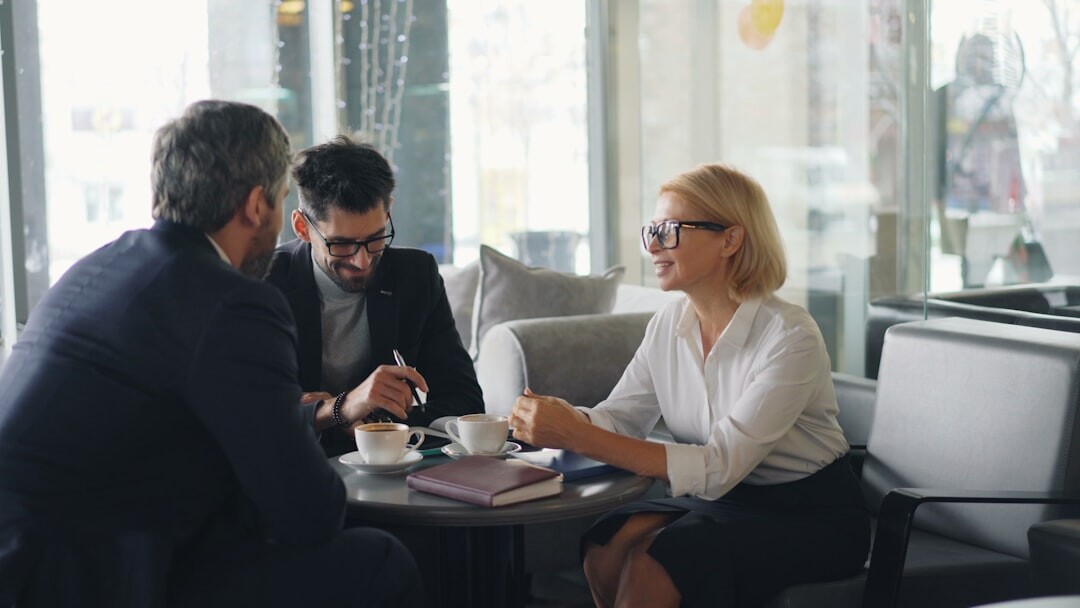 people discussing news