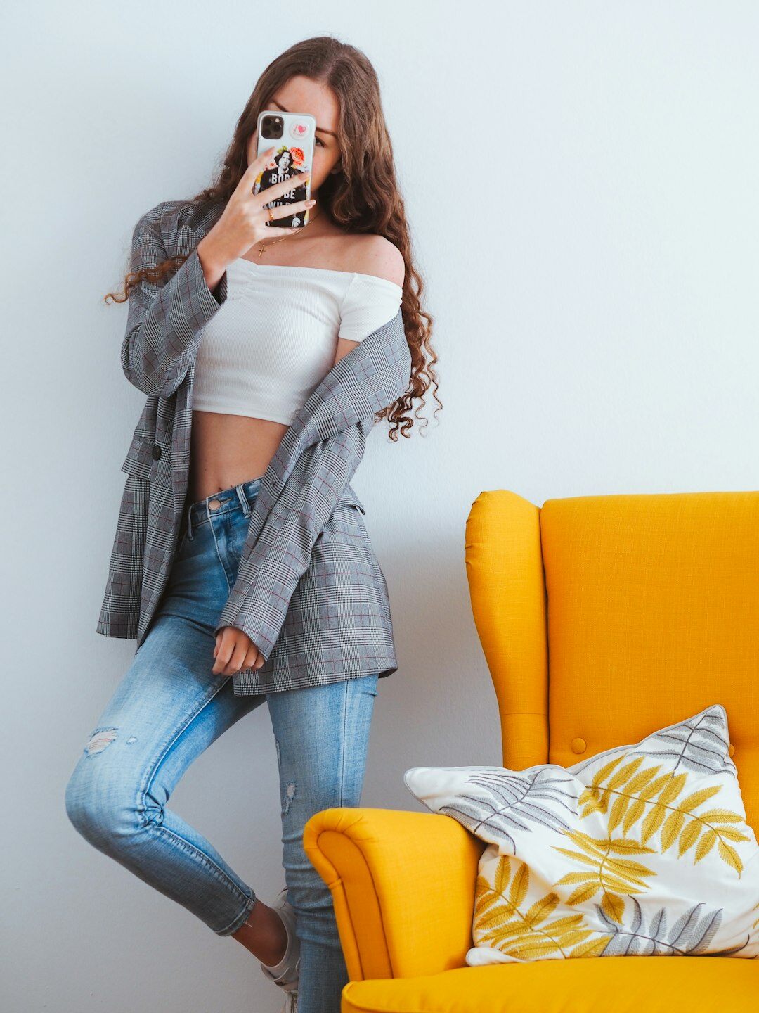 fashion influencer posing